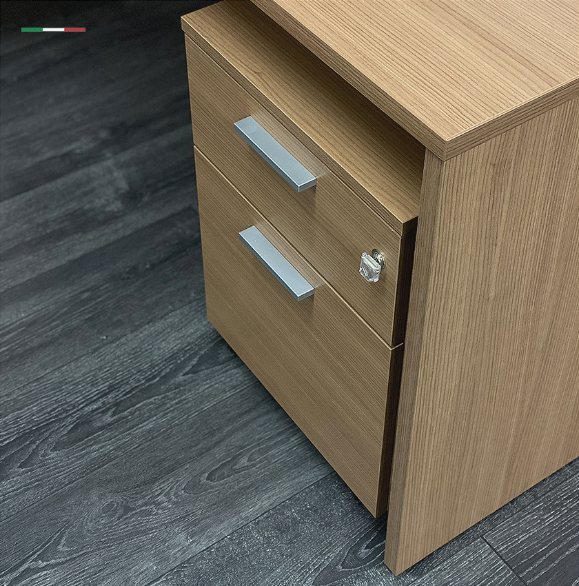 VENETO COLLECTION Desk Details2.png