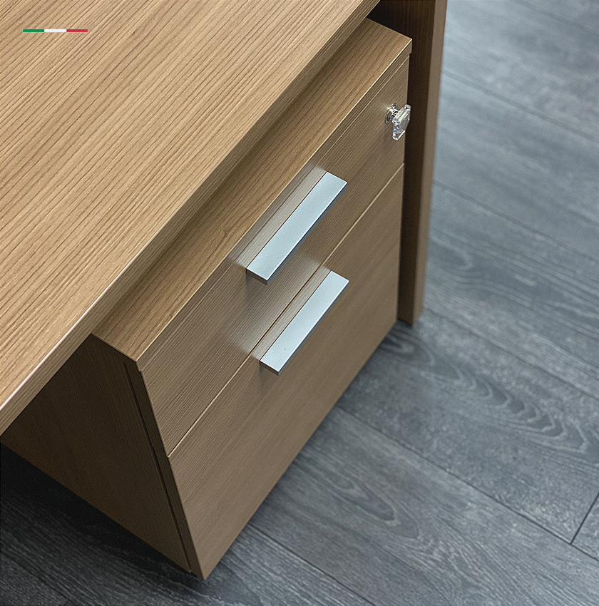 VENETO COLLECTION Desk Details3.png