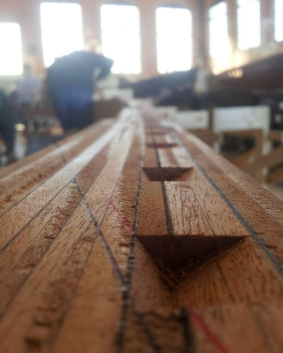 Cutting the rabbet on the keel for Quincy Adams 17th. Back in 2013, IYRS Newport RI. 

-
-
-
#iyrs #newport #rhodeisland #boatbuildingschool #rabbet #qa17 
#truewoodenworks