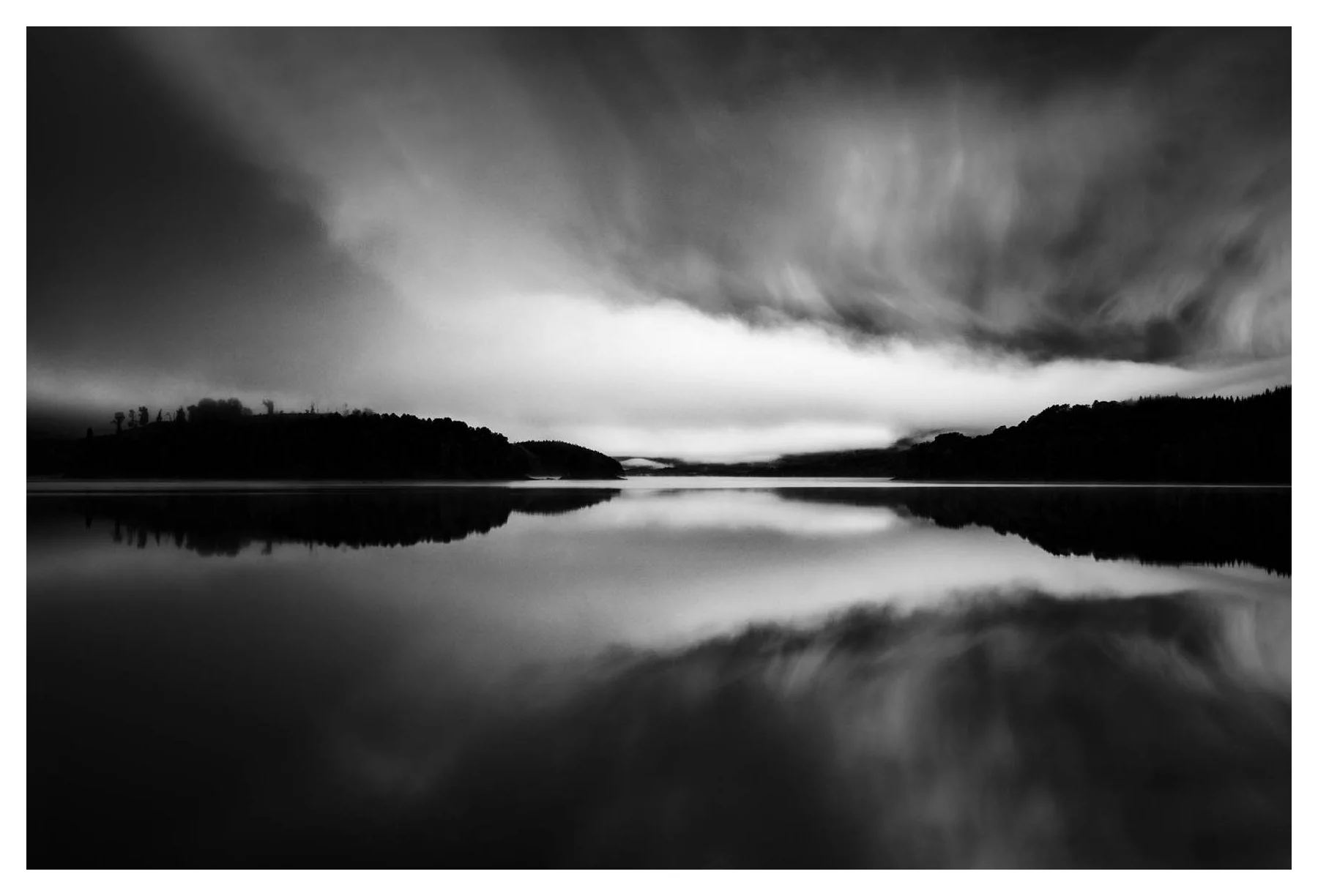 GARRY DAWN MIRROR