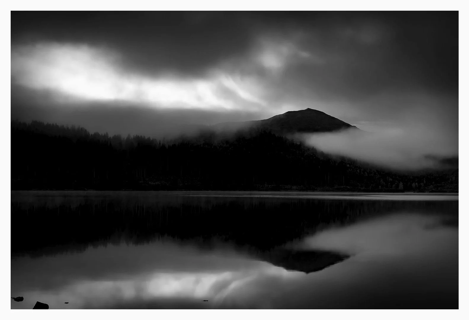 BEN TEE REFLECTED