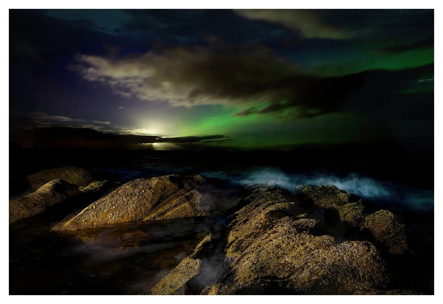 MOONRISE AURORA