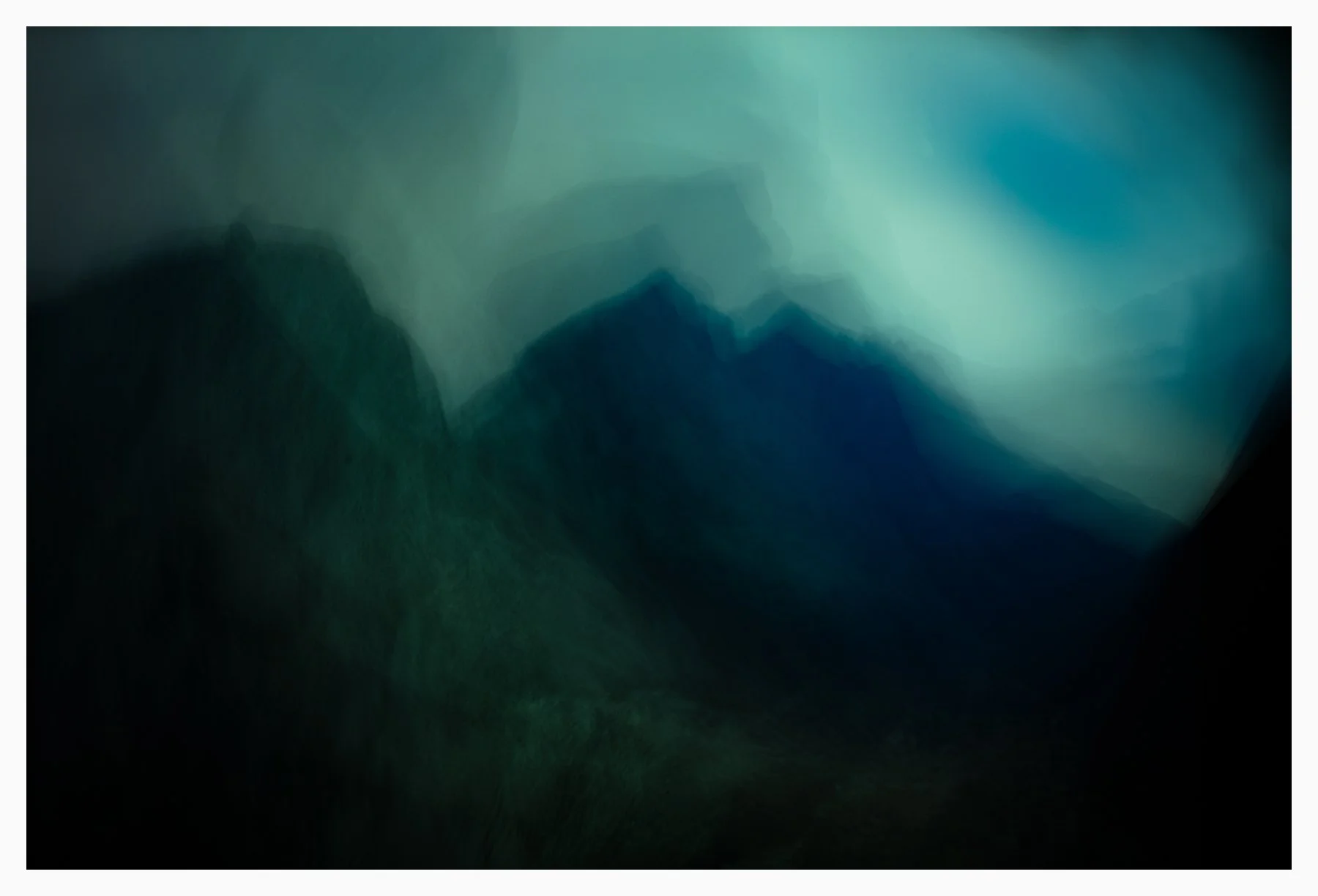 ISMACD_055A9739 - DARK RIDGE. copy.jpg