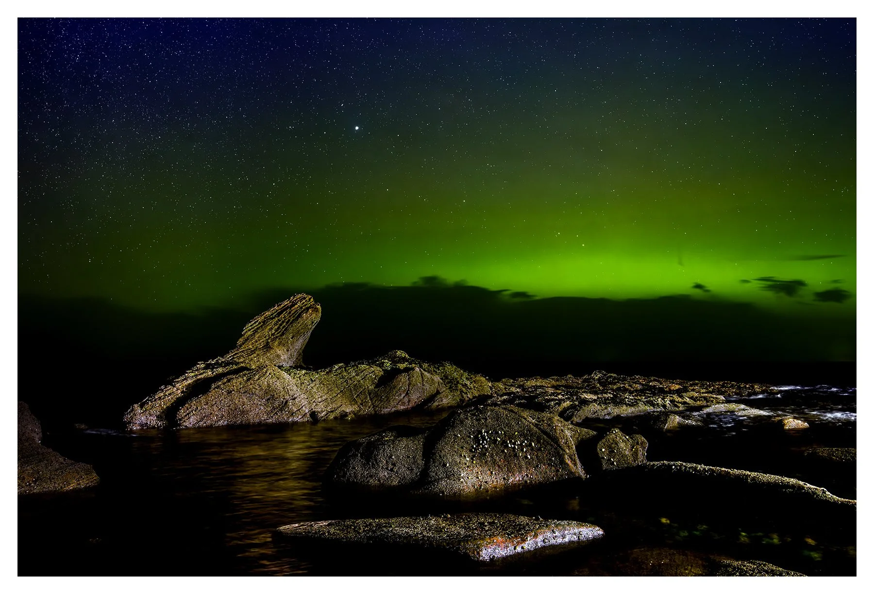 DOLPHIN ROCK AURORA