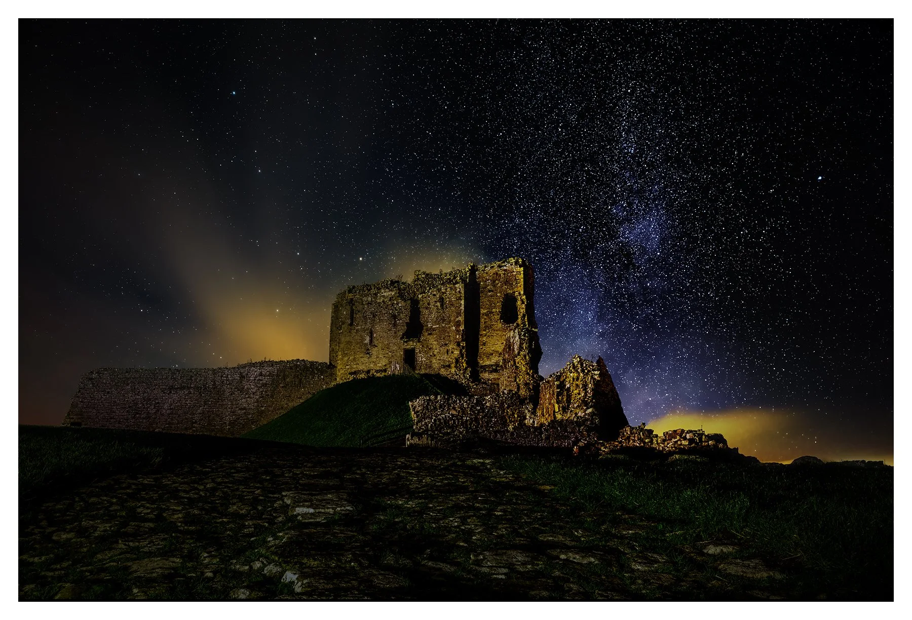 CASTLE BENEATH THE STARS
