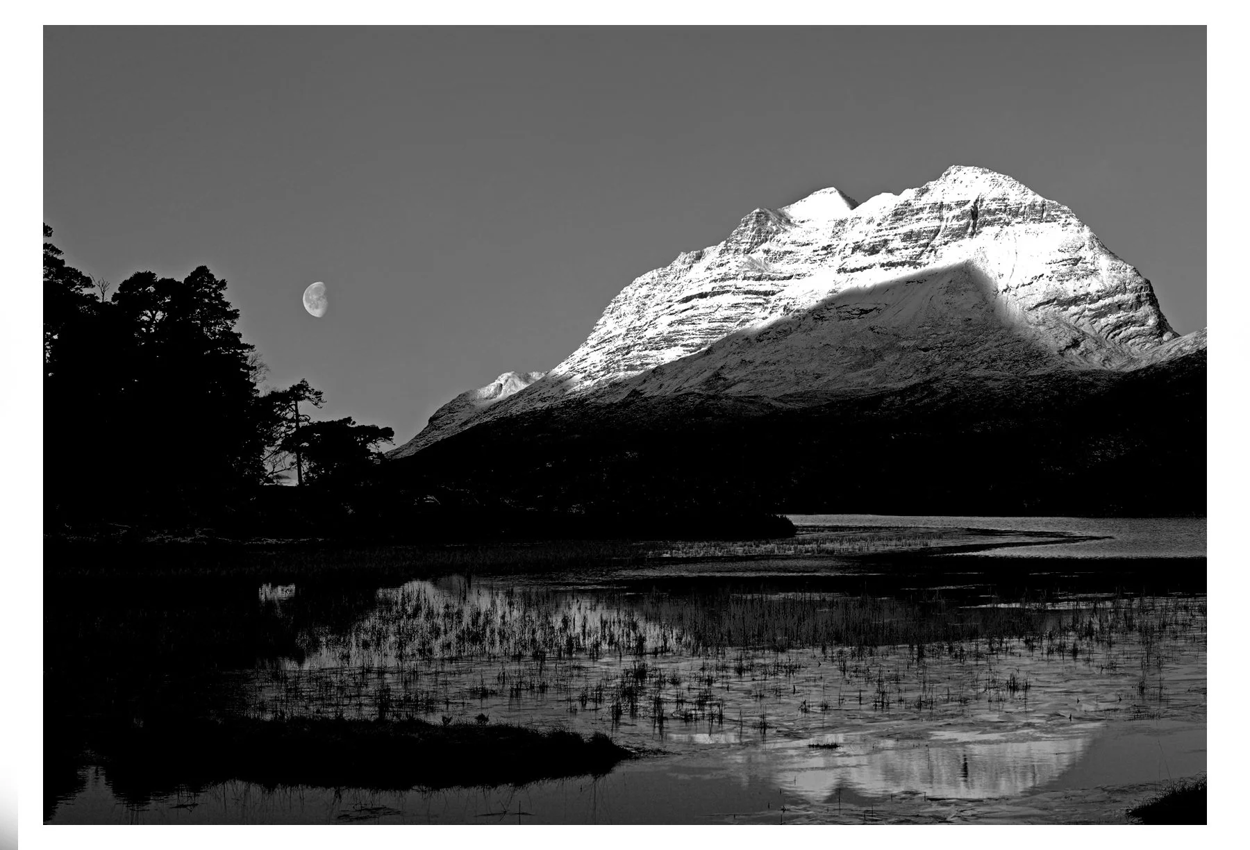 LIATHACH MOONSET