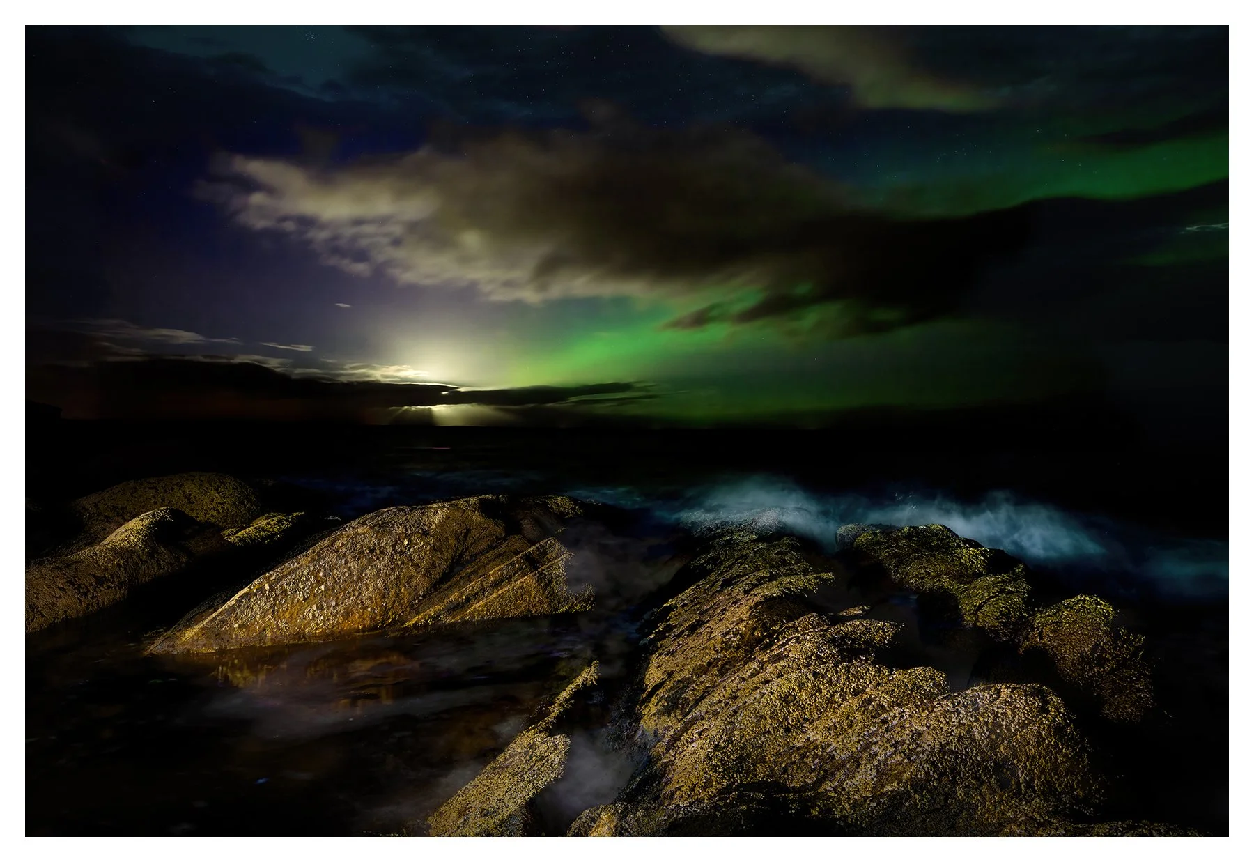 MOONRISE AURORA