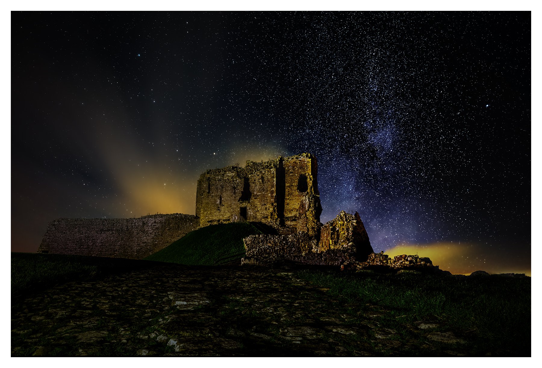 CASTLE BENEATH THE STARS