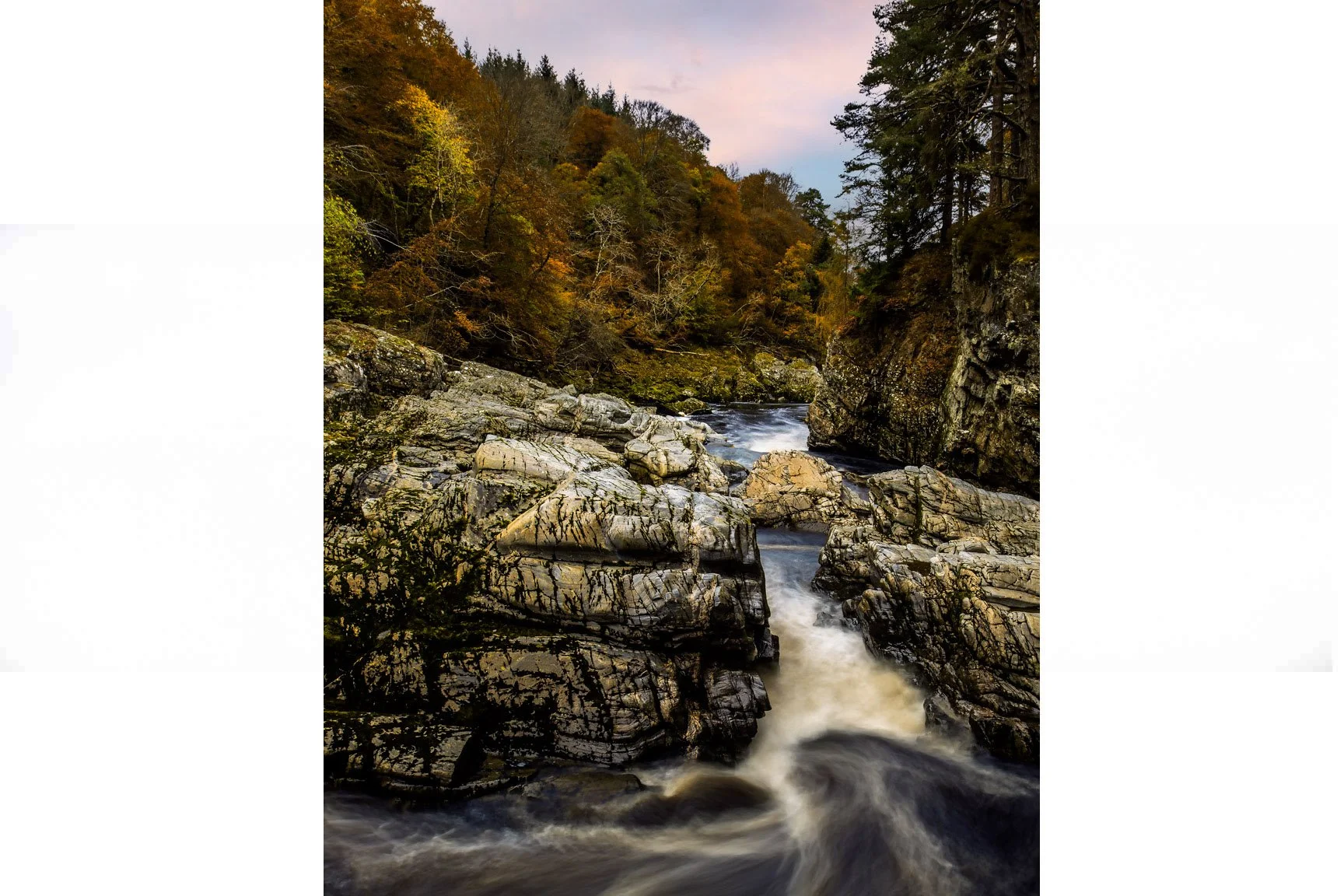 ISMACD_55A1776 - THE NARROWING copy1.jpg