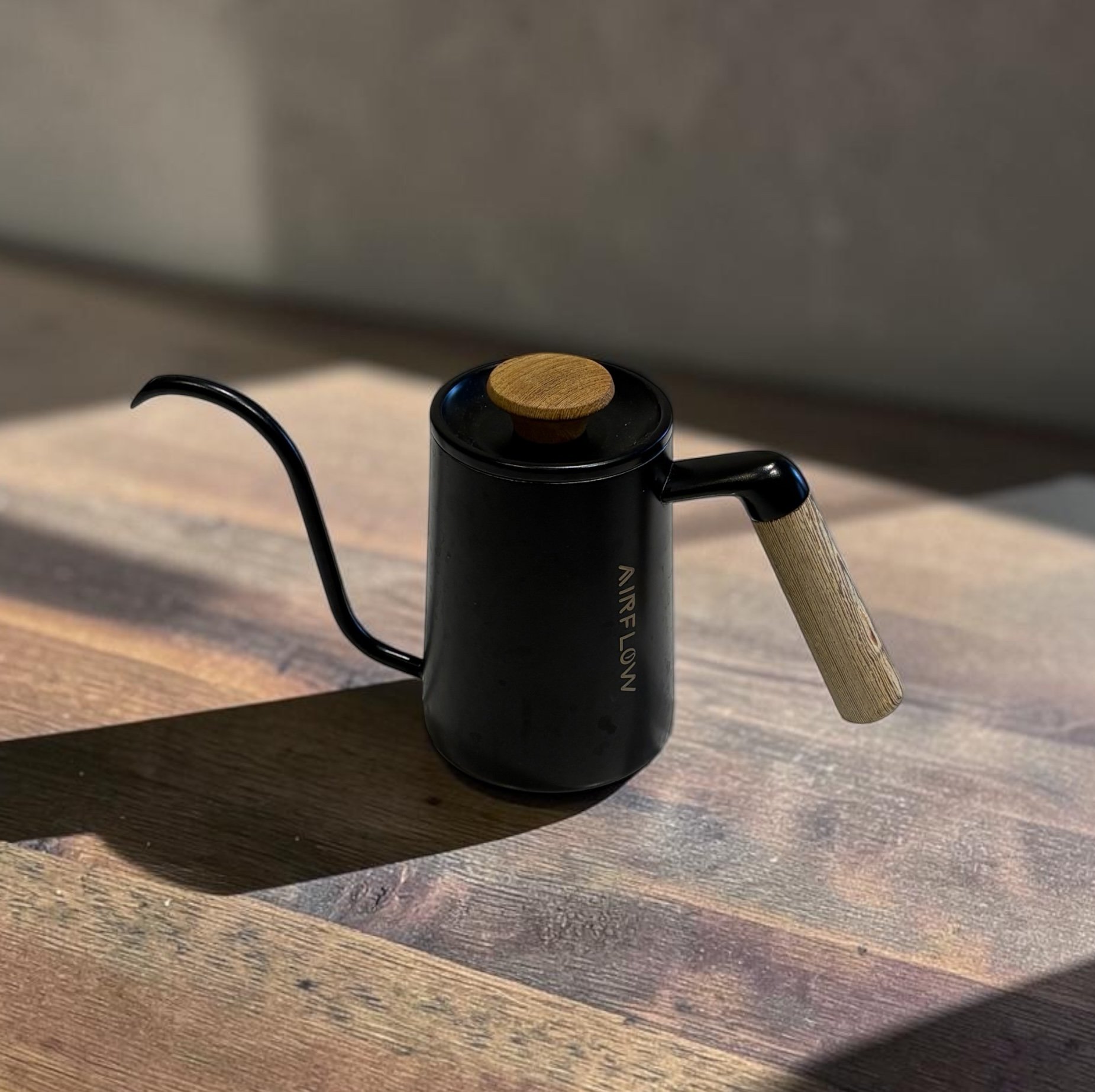 Airflow Swallow-Tail 600 mL Kettle - black