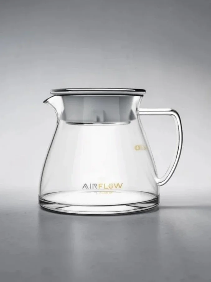 Airflow glass carafes