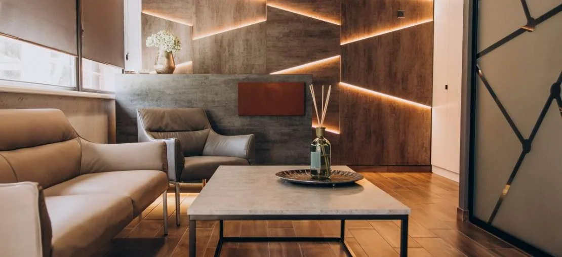 empty-flat-interrior-with-elements-decoration.jpg