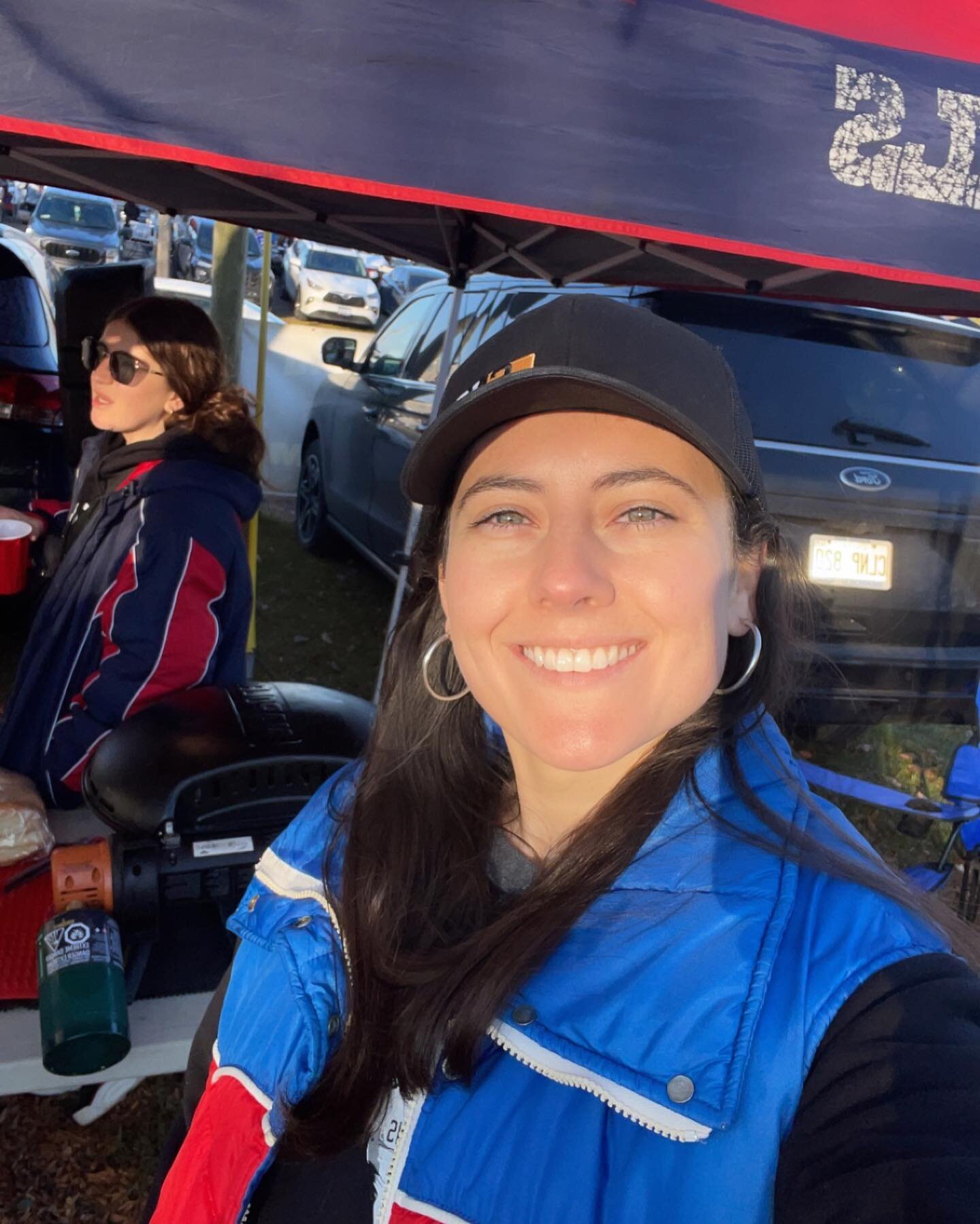 SPORTS! Got to go to my first NFL game in Buffalo 😁 Had a blast! The Bills had some tough calls against them, definitely an entertaining game! Thank you so much for the amazing experience Paul 🫶🏻 @hainerpaul 

#firstNFLgame #buffalobills #tailgait