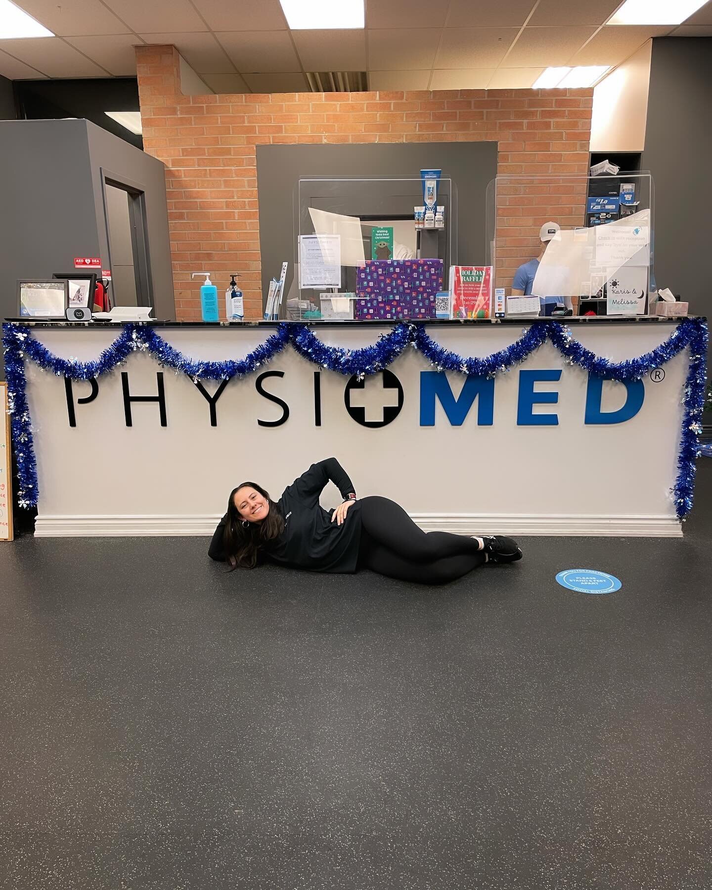I have exciting news!! I am now working part time as a Kinesiologist at PhysioMed Oakville 🥳 If you have any issues in your tissues come on by and say hi 👋🏻 

#kinesiologist #healthandwellness #physiomed #oakville #musclestimulation #exercisescien