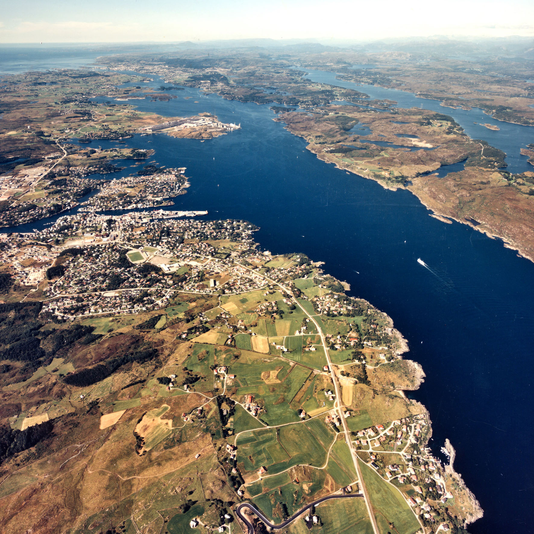 “Nordvegen” the narrow strait between Karmøy and the Mainland.