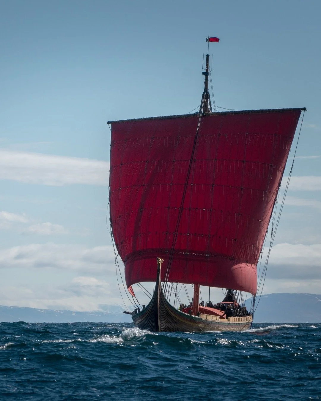 We've had an exciting year and lot's of new stories to be told. 
The journey continues! 🌊

#DrakenHaraldH&aring;rfagre #VikingShip #OceanExplorers
#livinghistory