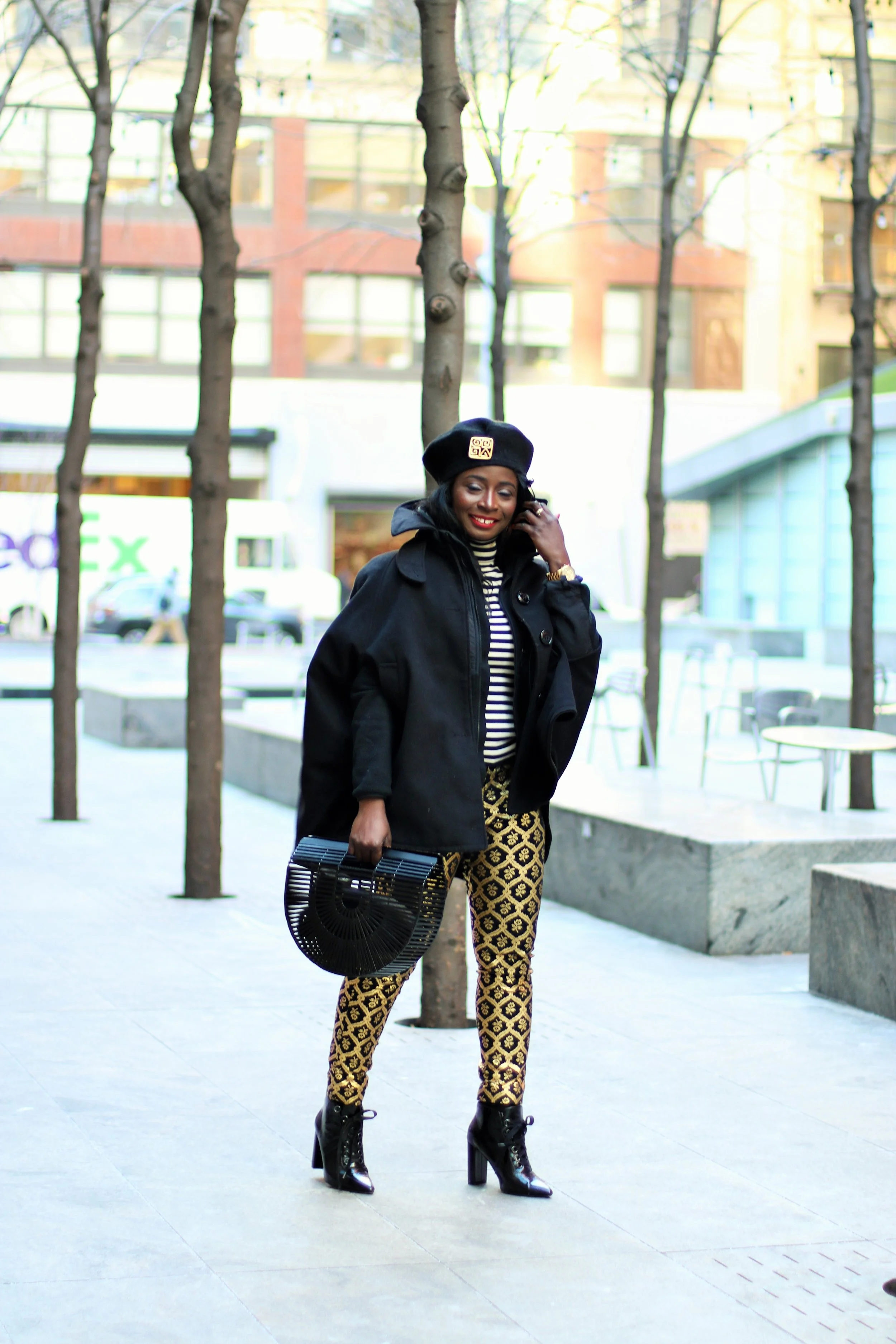 ::::Black and Gold::::