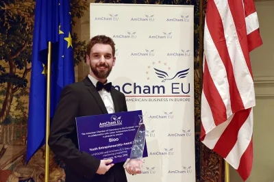AmchamYEA-2018-winner-1200.jpg