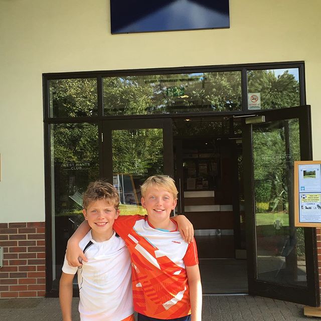Helped by some brotherly love and support from Jago I won two and lost two at the Grade 1. Good luck to everyone playing County closed tournies this week💪#lta #countyclosed#believeinyourself