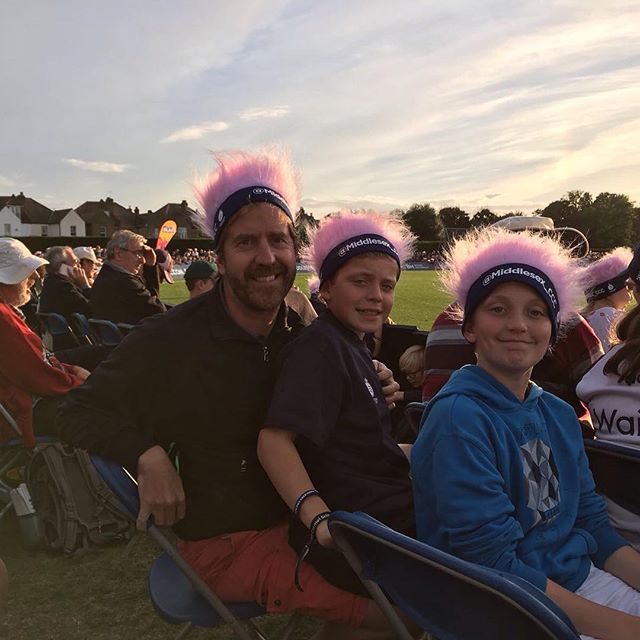T20 at Old Deer Park was a blast. Enough to make your hair turn pink! #middlesexccc beat Kent in the boys first ever pro cricket match💪😎🍾
