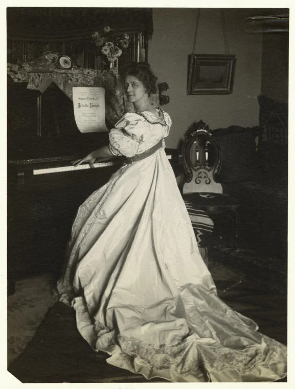 nypl.digitalcollections.510d47e3-3388-a3d9-e040-e00a18064a99.001.w.jpg
