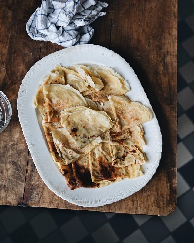 Cr&ecirc;pe norv&eacute;gienne kind of a day🥞 ⠀⠀⠀⠀⠀⠀⠀⠀⠀
⠀⠀⠀⠀⠀⠀⠀⠀⠀
⠀⠀⠀⠀⠀⠀⠀⠀⠀
#rurallyyours #thewonderinglight #thebeautyinwinter #thevisualcollective #natureandnourish #antijanuaryblues #onmytable #kindlecuriosity #finddailyhygge #folkandstory #gothi