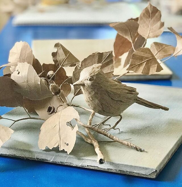 making the background for these guys
&bull;
&bull;
&bull;
#papersculpture #paperbird #papernature #papermache #paperpulp #reusedmaterial #shelterinplaceproject