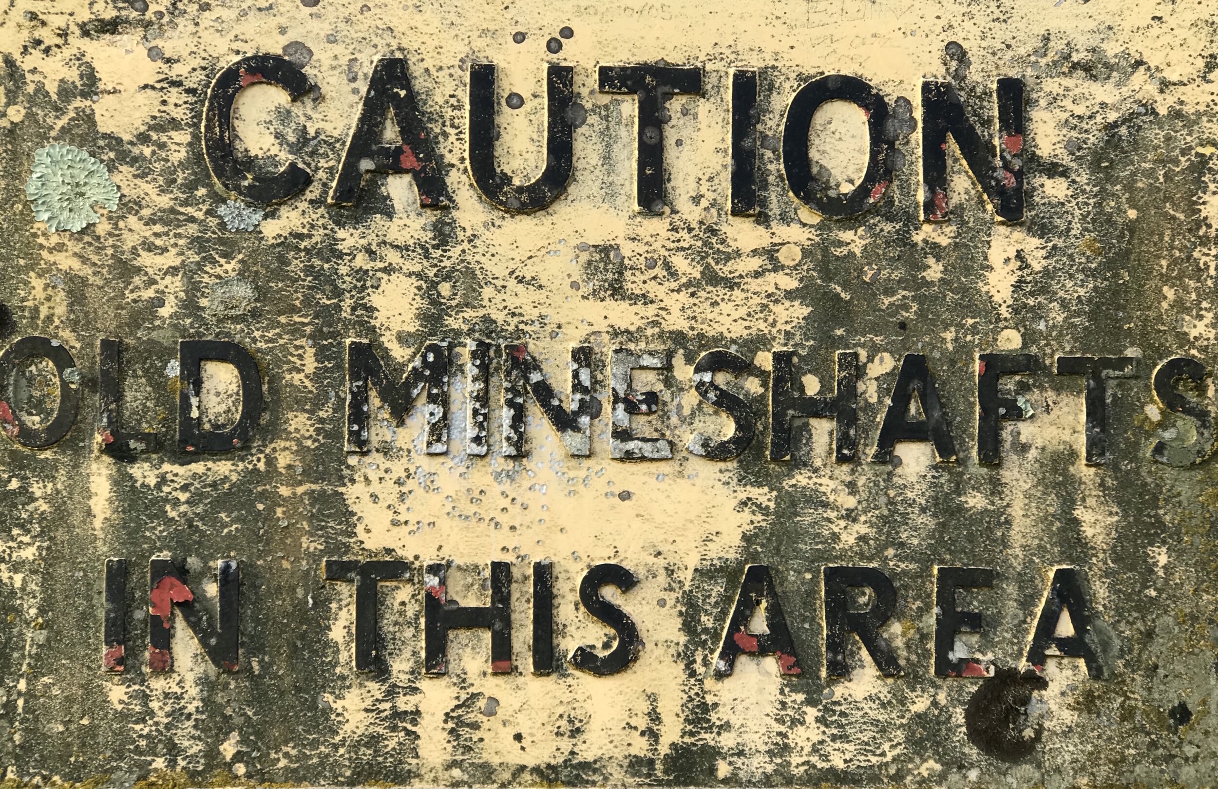 allihies mineshaft sign.jpg