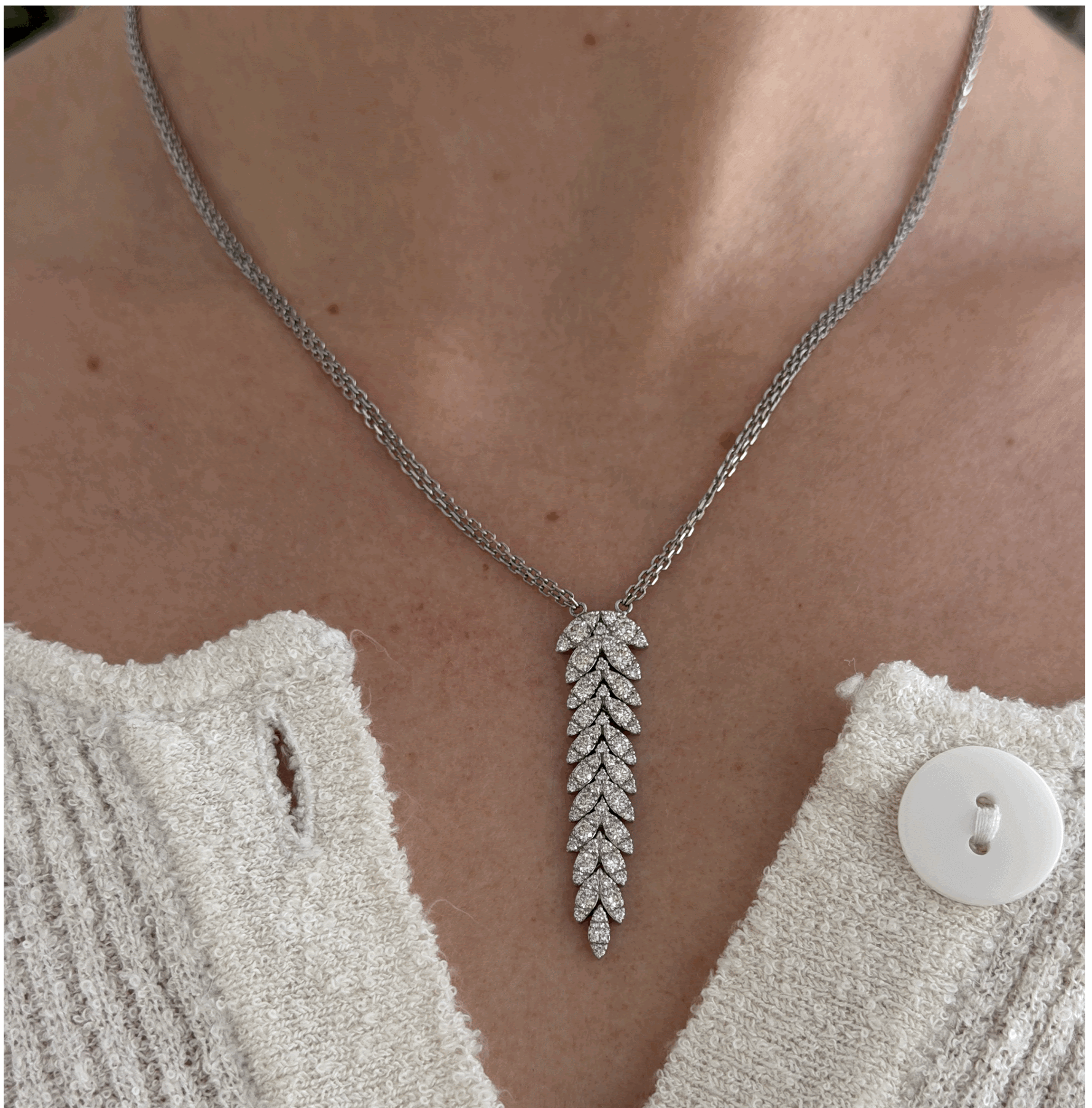 Silent Auction Jubilee #1 14K White Gold Natural Diamond Feather Necklace: The retail value is $4,050.00
Indulge in timeless elegance with a one-of-a-kind commissioned jewelry piece by Janet—where vision meets masterful craftsmanship. Designed exclus
