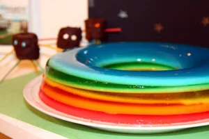 mar2011_rainbowjello_aliens.jpg