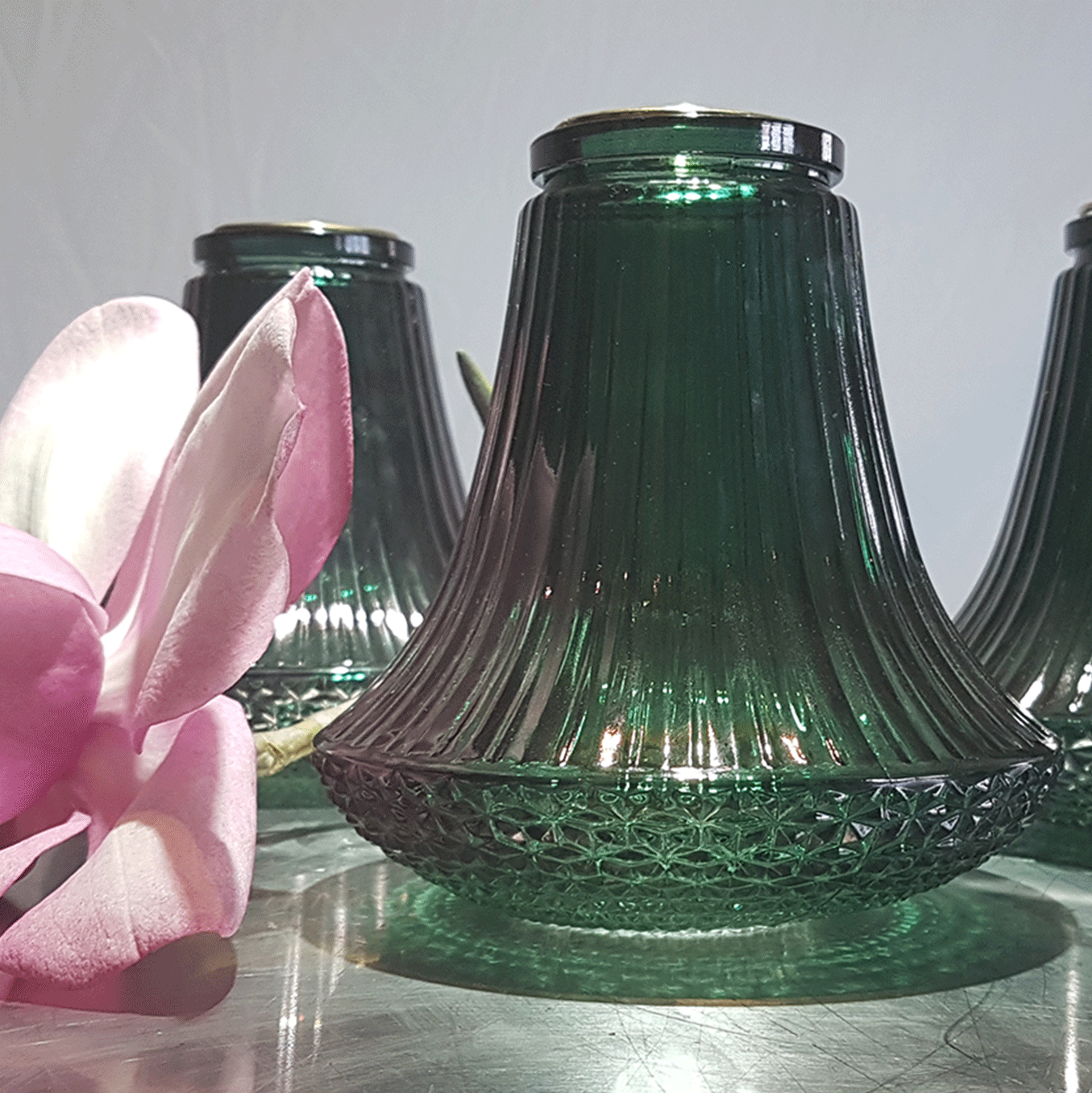 green-glass-large-tealight-web.gif