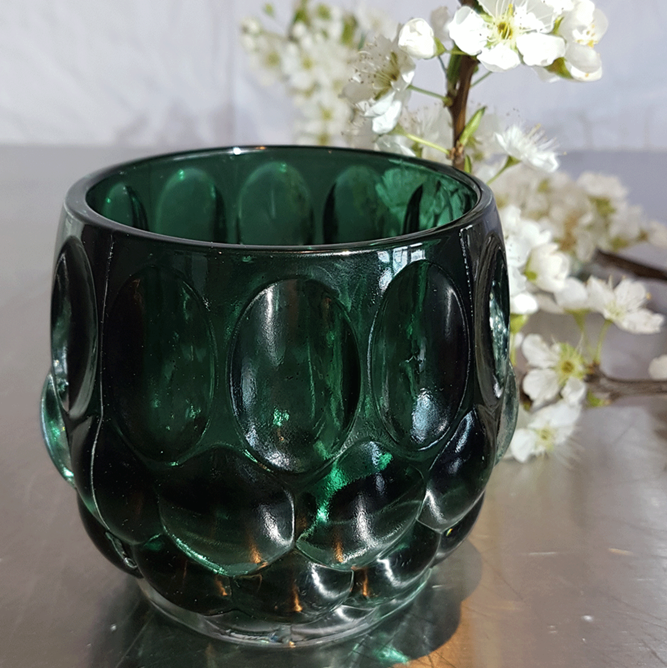 green-glass-tealight-small.gif