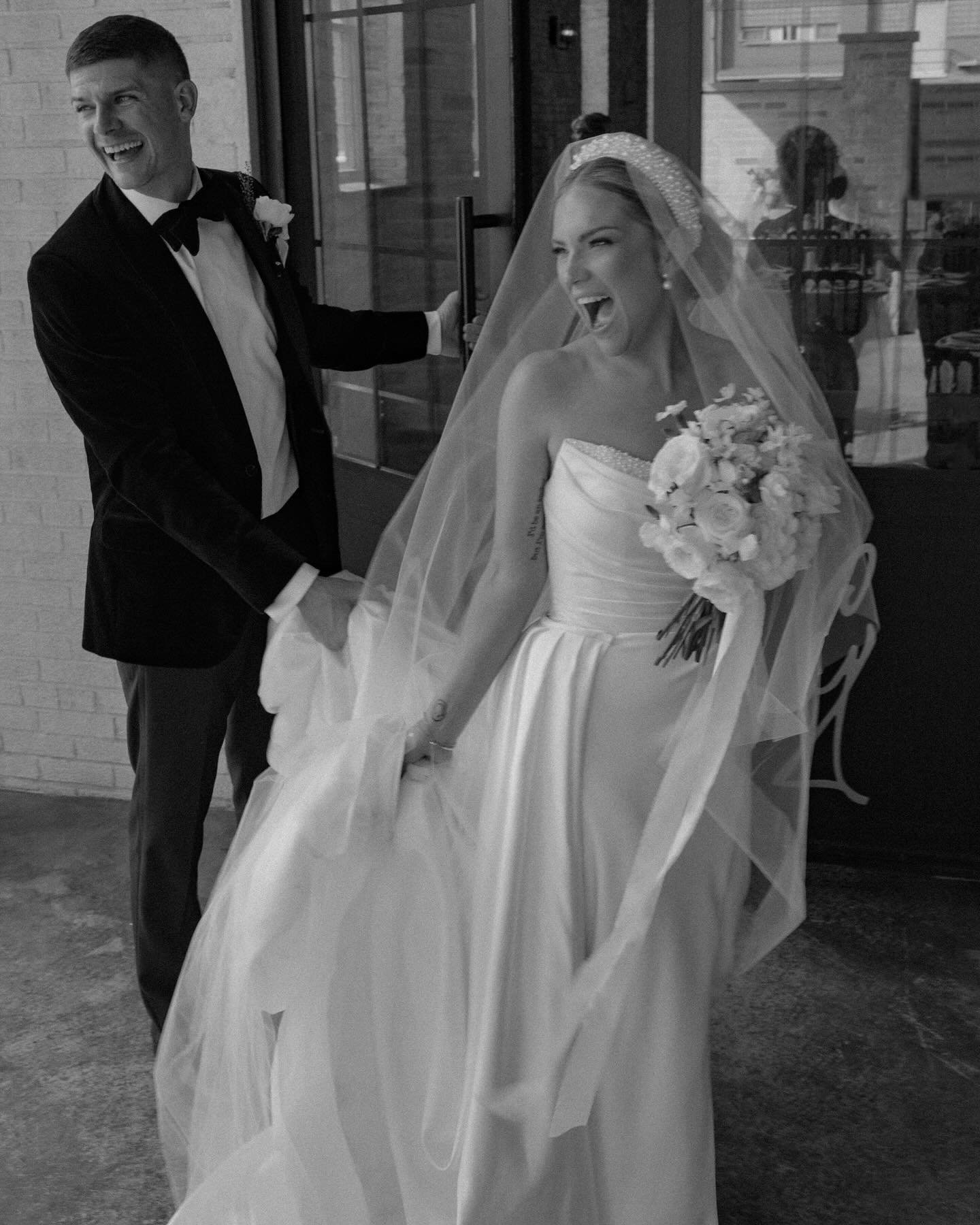 ICYMI - mollie &amp; paul shining bright on their big day 💫

@unfold @zola @gracefulbrides @junebugweddings @wezoree @wedsociety.northtx