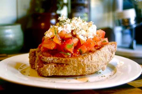 ntakos-rusks-with-tomato-and-cheese-800x532.jpg