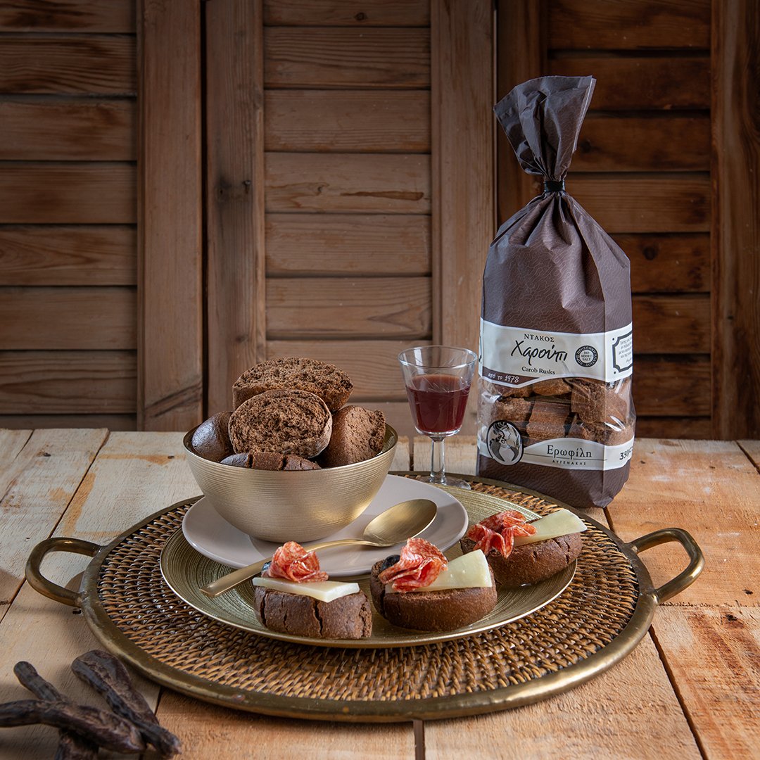 Carob_rusk_2.jpg