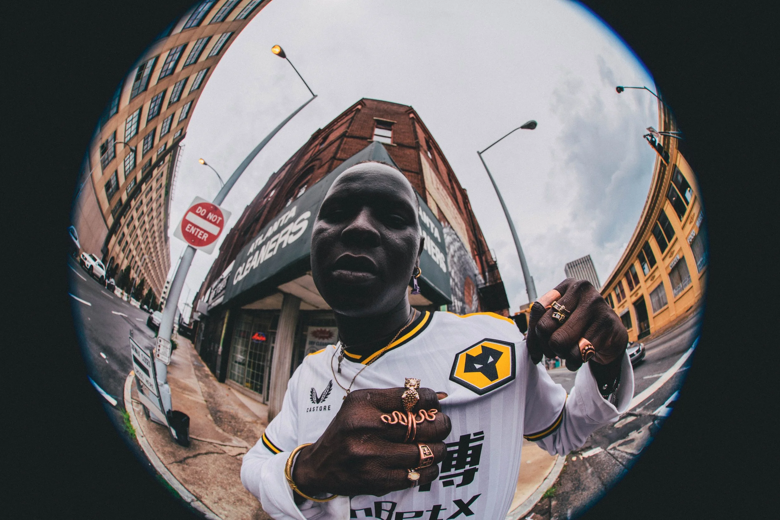    CHECK OUT THE FULL PHOTO SET HERE   