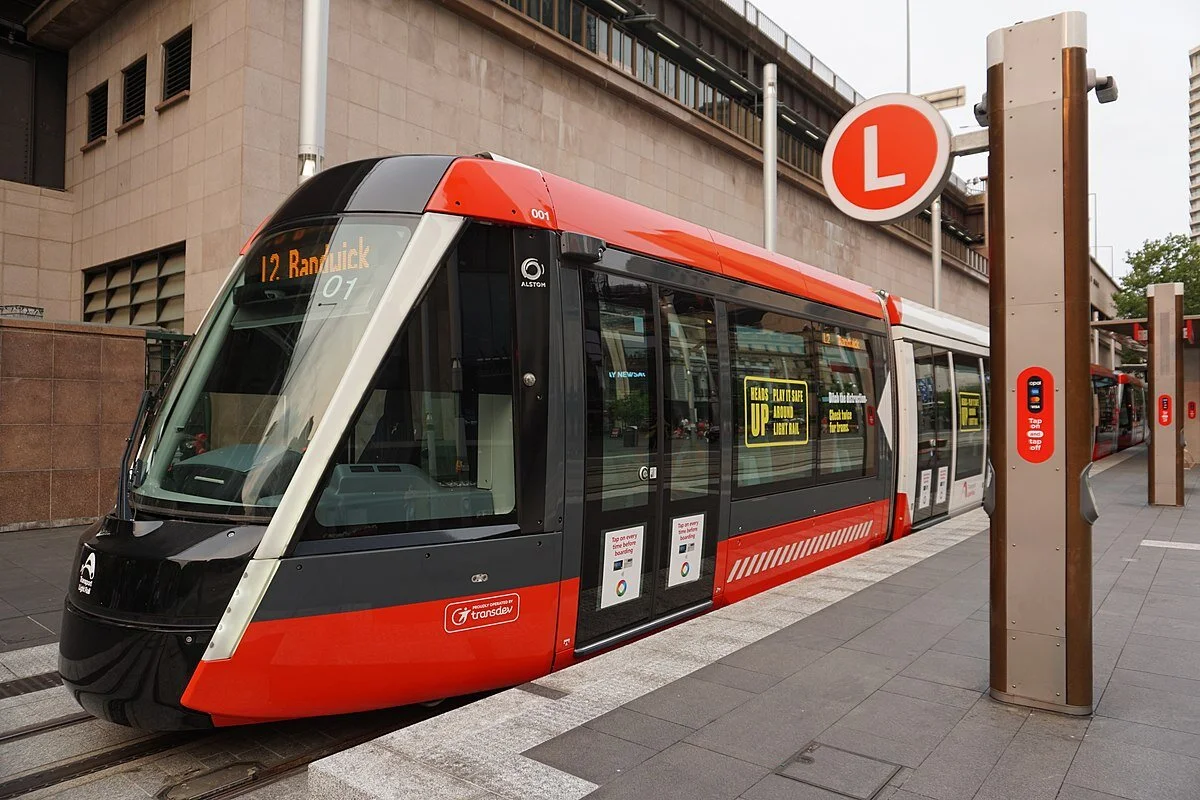 1200px-Sydney_Light_Rail1.jpg