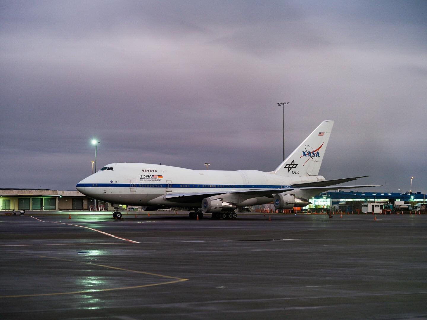 We caught a glimpse of NASAs @sofiatelescope making its seventh and final visit to New Zealand to observe the Southern Hemisphere.
.
.
.
.
.
@nasa #infrareduniverse #cosmicmagneticfields #astronomy #telescope #infrared #christchurch #nasa #palebluedo