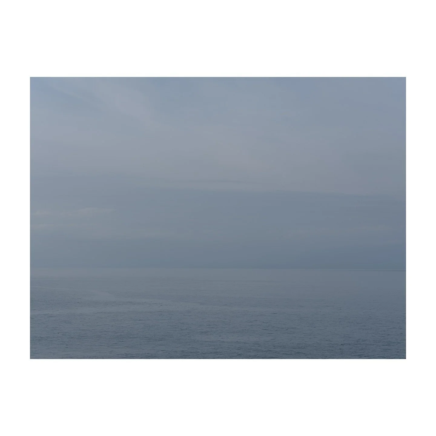 Horizon blend.
.
.
.
.
.
#horizon #sea #seascape #skyscape #monotone #margate #thanet #kent