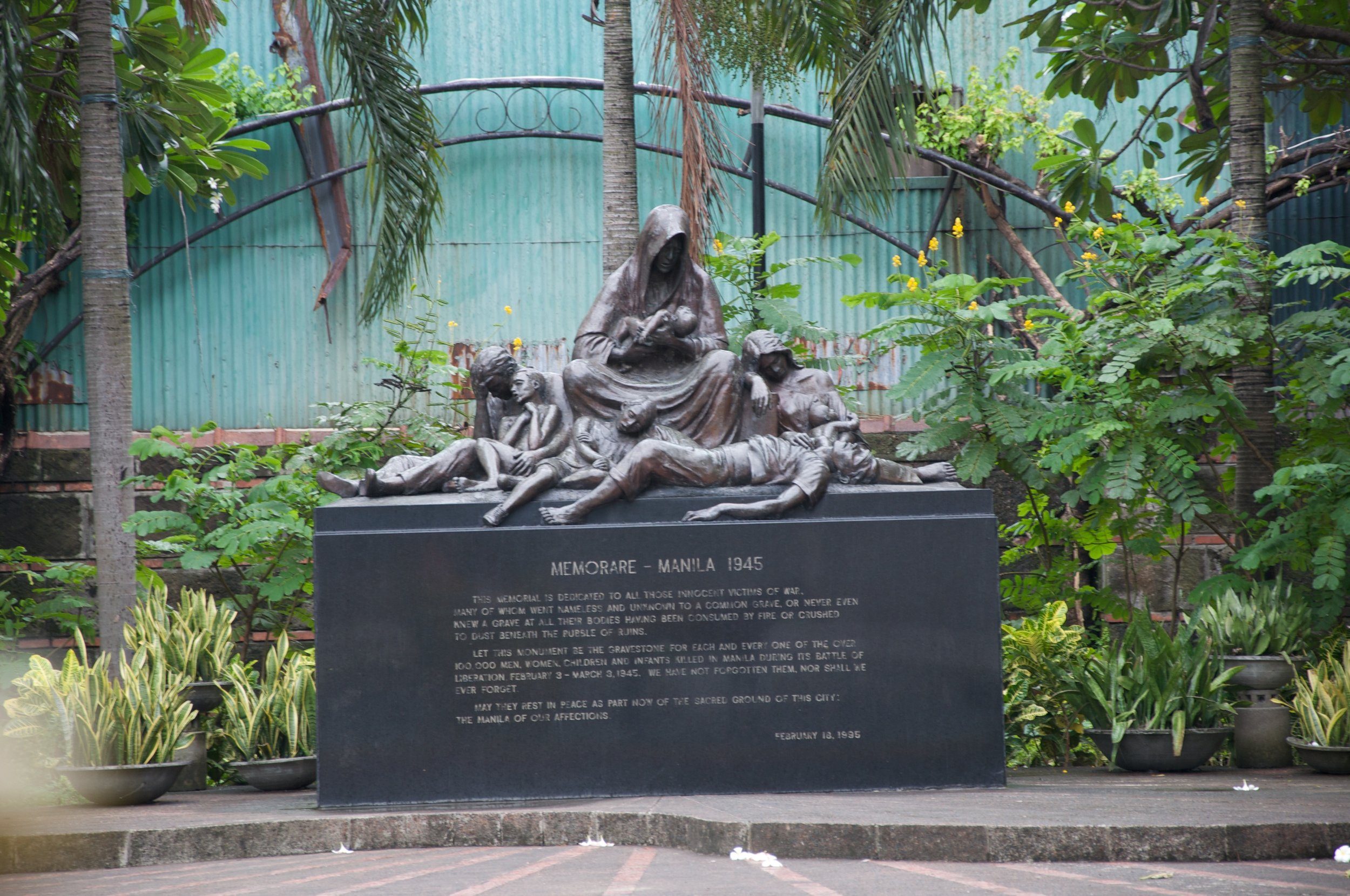 monument-depicting-how-150000-philippines-died-in-1945-1.jpg