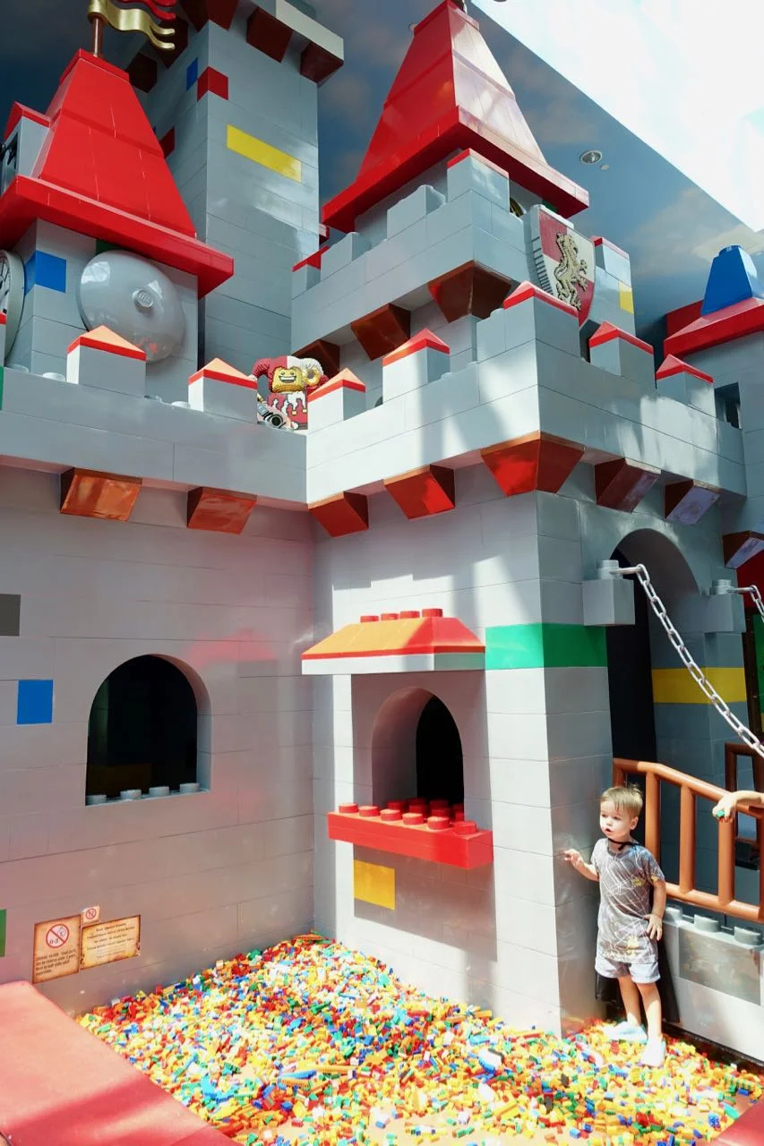 lego castle l.jpg