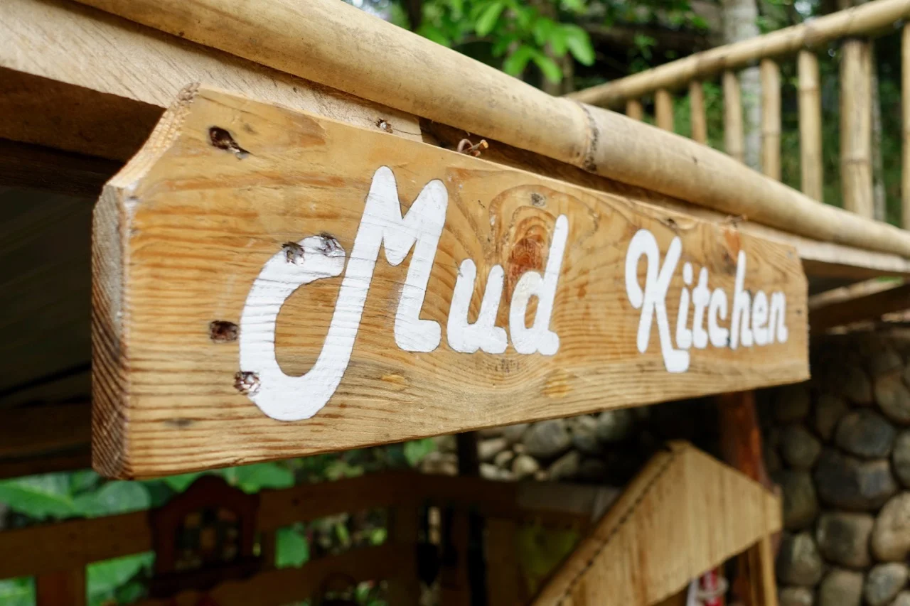 mud kitchen l.jpg
