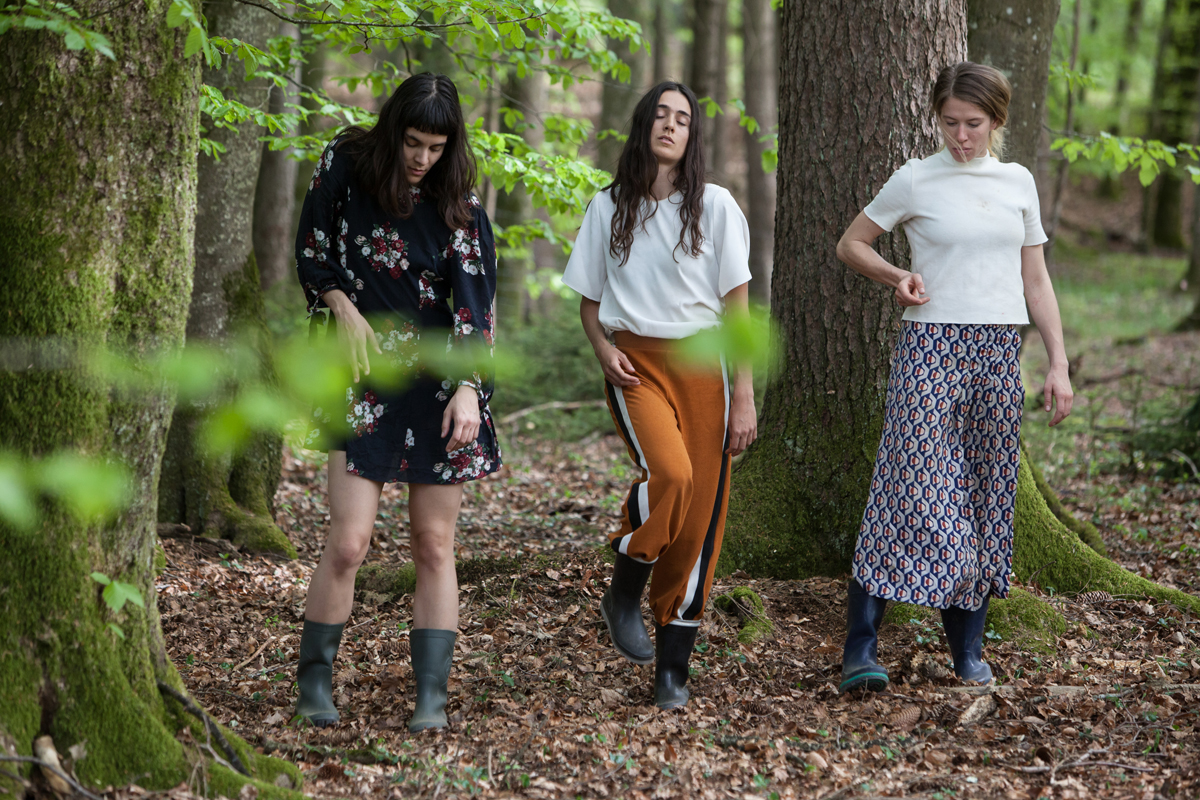 Nefeli Kadinopouli Asteriou, Eftychia Stefanou and Barbara Földesi at the forest in Moosdorf © Magdalena Lepka