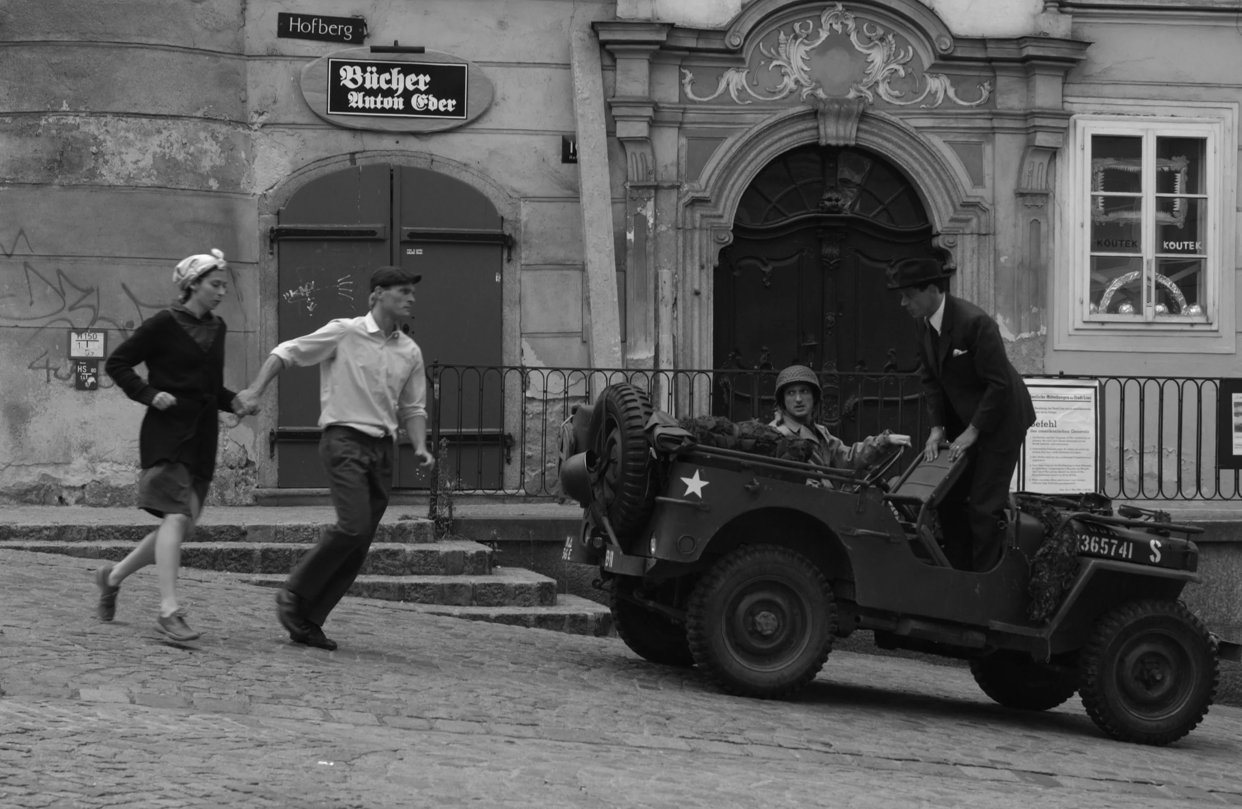 1945 die ausgangssperre wird verhängt.jpg