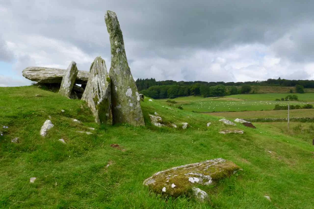 Cairnholy