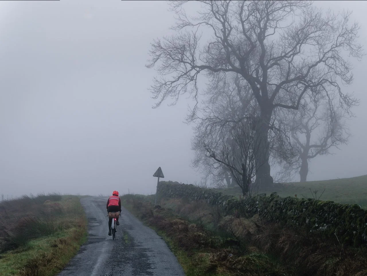 For many days the forecast for our ride yesterday was wall to wall sunshine! Even as we set off in thick and very damp fog, we expected some sun. 2'c and cold damp riding, with a hint of the blue we should have had. It faded away as we lost height an