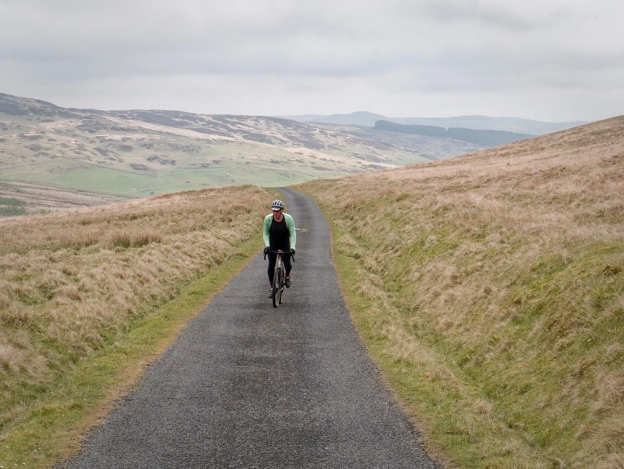 I love climbing hills on a bike. I used to be quite good at it, but now it is amazing gearing that gets me up. The ' Mast Ride ' now has such a poor surface that a gravel bike is best.

#srameagle #reillycycleworks #discovergalloway #cyclinginscotlan