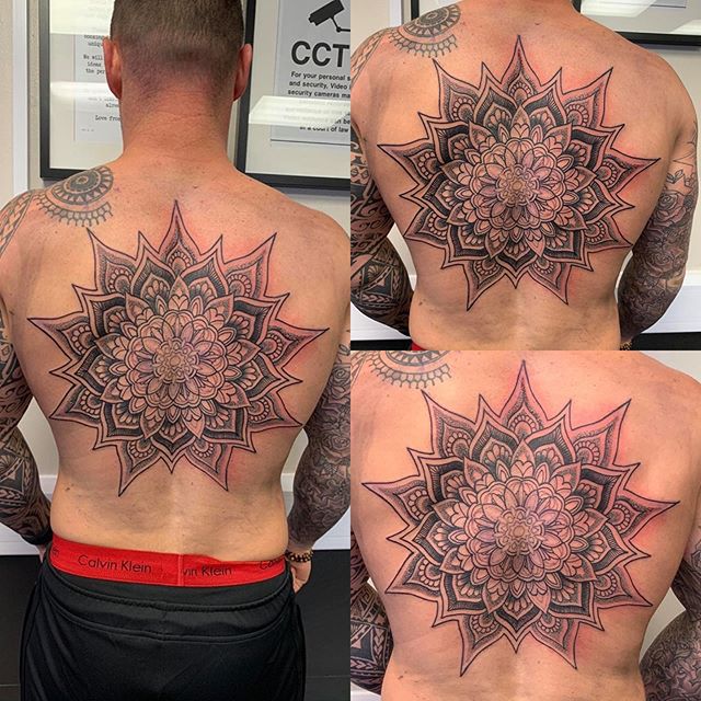 Started my back tattoo yesterday. Did a five in a half-hour sitting yesterday. Another full day next month. I love it @n8_tattoo_artist you&rsquo;re  the best brother 🖤
&bull;
Tattooist - @devilsowntattoos