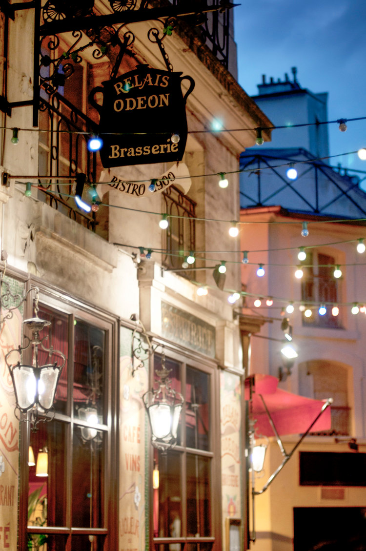Paris pictures, the Odeon bistro at night, (vertical) fine art photography print