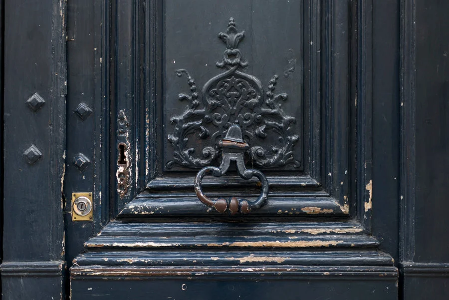 Paris pictures, black door and knocker detail (horizontal)